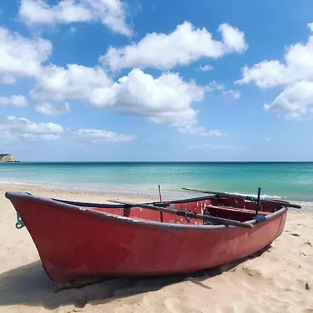 Beachhouse Algarve, 50m * Salema